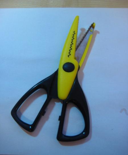 фигурными ножницами фигурными ножницами